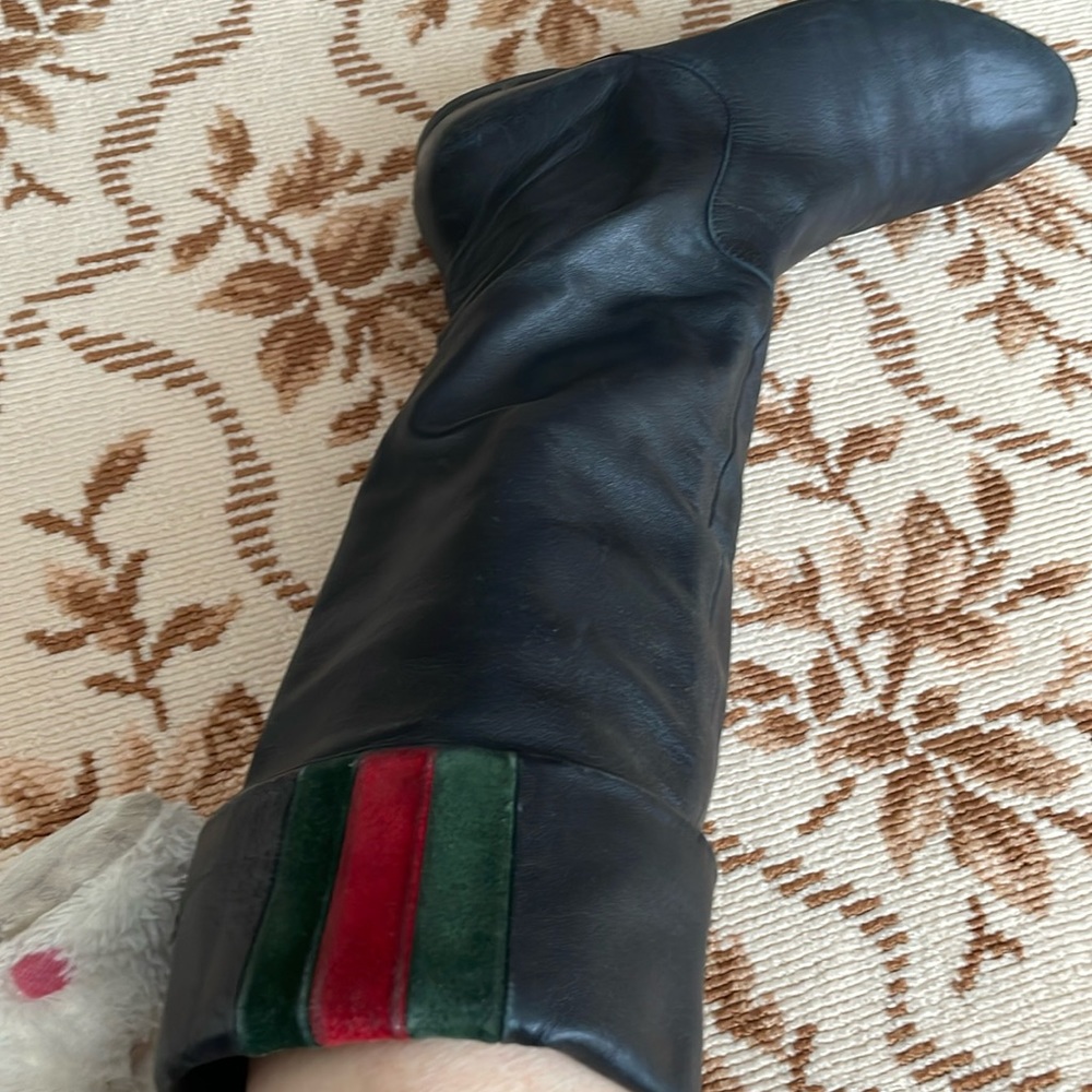 Gucci below the knee black leather boots with red and green suede detail